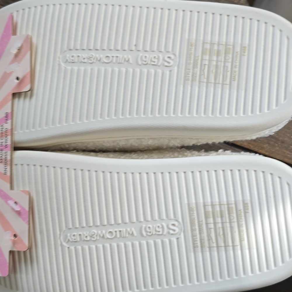 & WILLOW RUBY SLIPPER - Picture 7 of 9